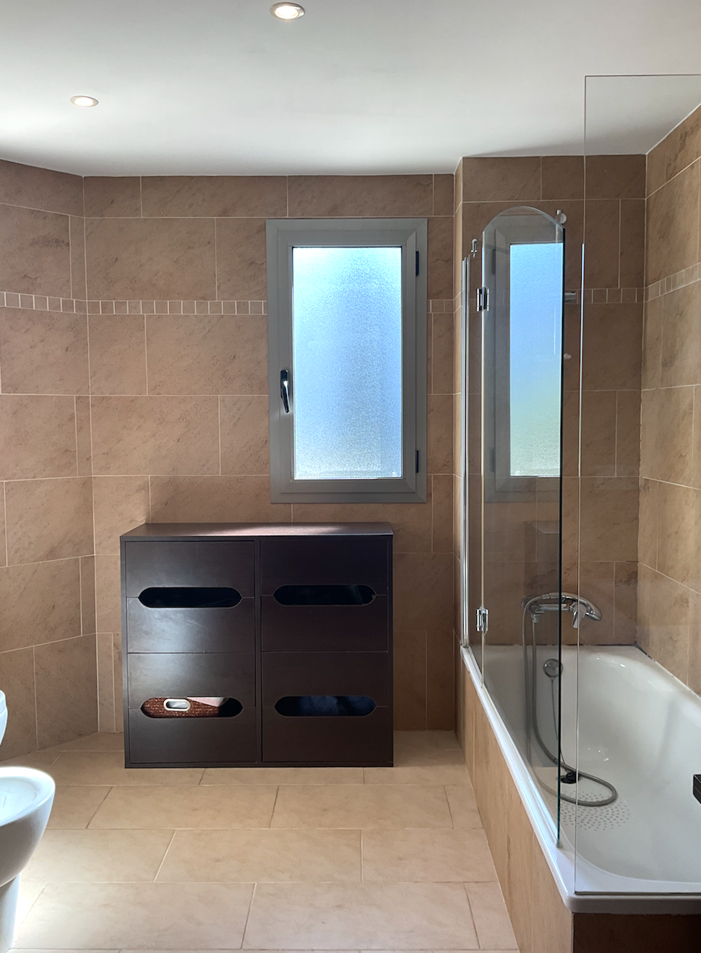 Resa Estates Ibiza for sale te koop santa Eularia beach apartment bathroom 1.png